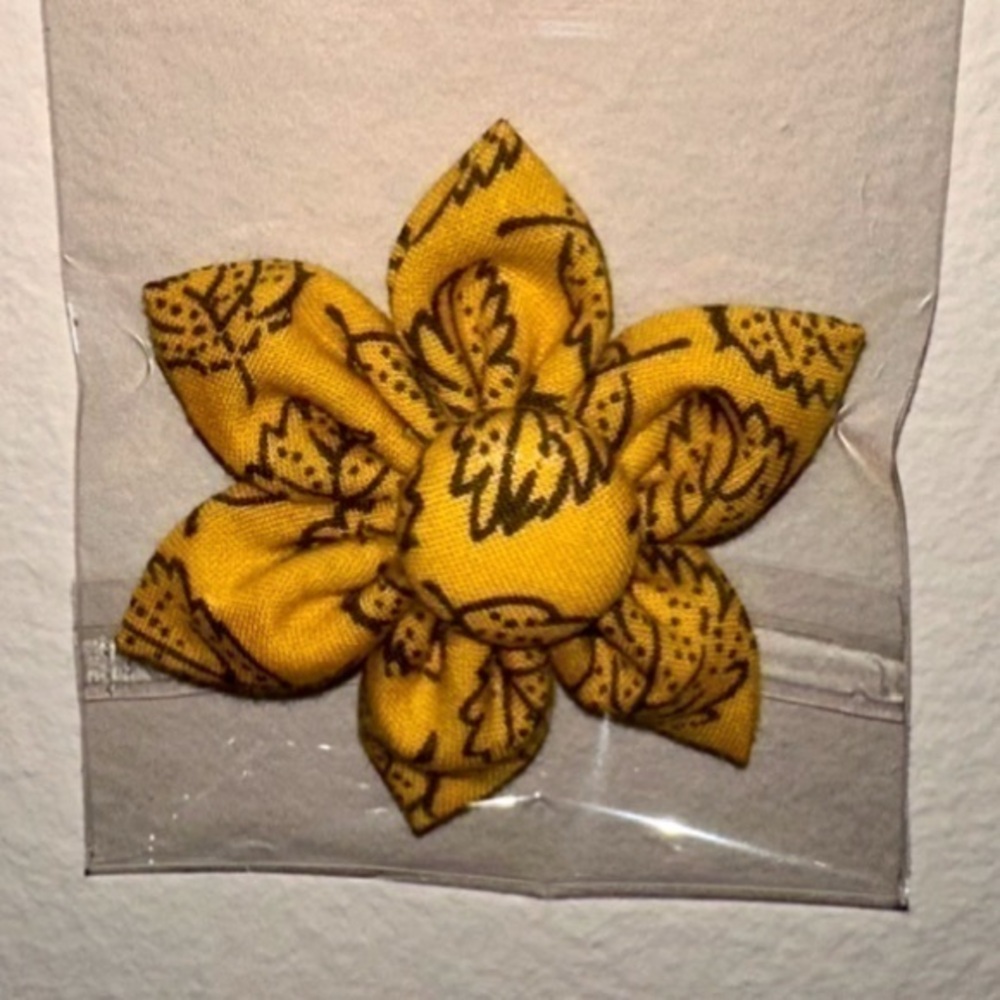 2/$10 Yellow leaves over the collar dog flower accessory new